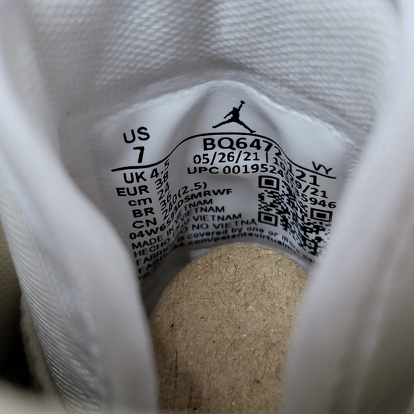 NEW Women's Size 7 Jordan 1 Mid 'Coconut Milk' - BQ6472-121 - Picture 9 of 10